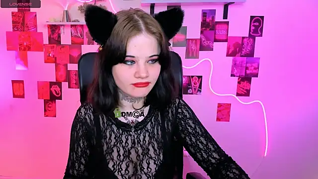 Snapshot of nikki_kiss_ chatting on May 27, 9:17 am nikki kiss online show from May 27, 9:17 am