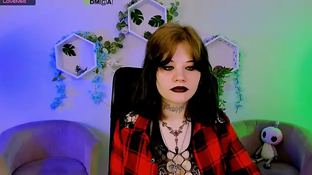 Snapshot of nikki_kiss_ chatting on June 17, 8:28 am nikki kiss online show from June 17, 8:28 am