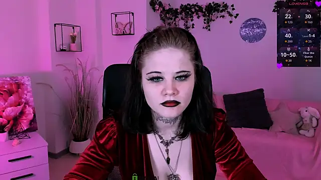 Snapshot of nikki_kiss_ chatting on July 9, 8:40 am nikki kiss online show from July 9, 8:40 am