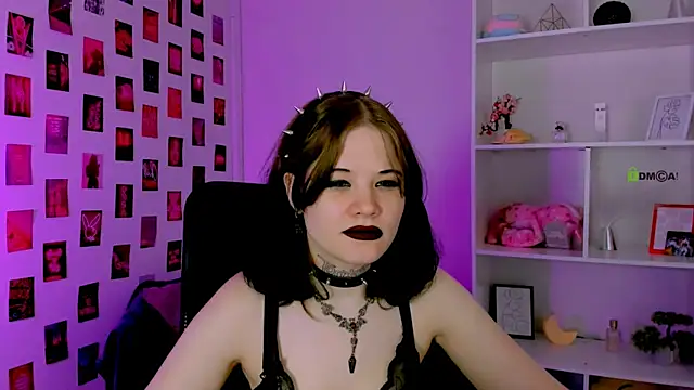 Snapshot of nikki_kiss_ chatting on July 23, 8:45 am nikki kiss online show from July 23, 8:45 am