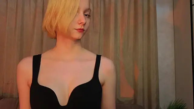 Snapshot of sweet_lynx chatting on April 15, 4:14 pm sweet lynx online show from April 15, 4:14 pm