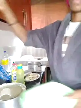 Snapshot of Sammmynoe chatting on June 18, 8:47 am Sammmynoe online show from June 18, 8:47 am