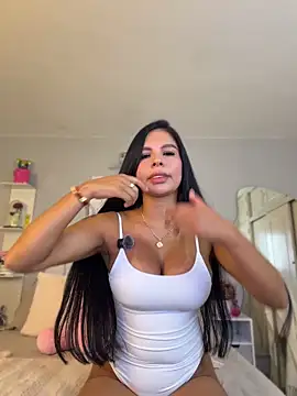 Elara Luxe online show from May 15, 9:44 pm