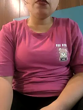 Snapshot of Nelam11 chatting on April 27, 11:08 am Nelam11 online show from April 27, 11:08 am
