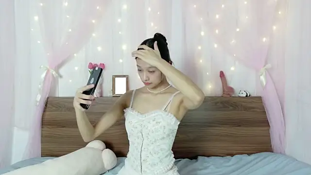 shy pink doll online show from July 21, 3:36 pm