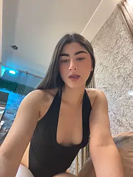 Snapshot of evelyn_hills chatting on April 18, 1:59 pm evelyn hills online show from April 18, 1:59 pm
