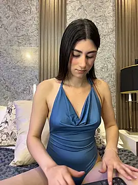 Snapshot of evelyn_hills chatting on April 23, 3:14 pm evelyn hills online show from April 23, 3:14 pm