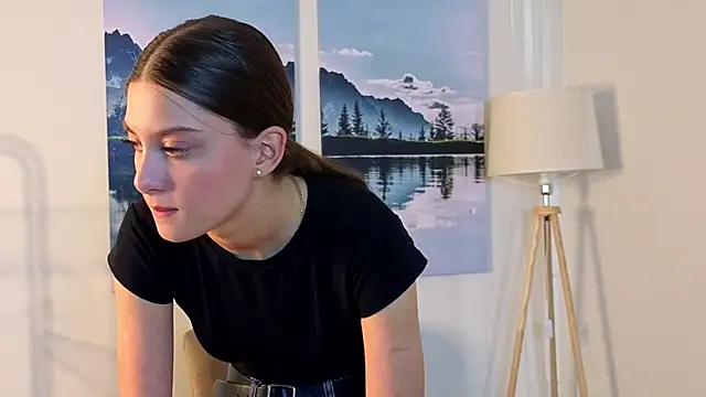 NatashaRieker online show from April 17, 9:45 am