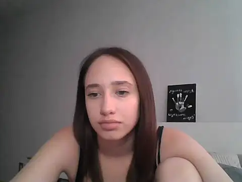 Snapshot of DarkMirel chatting on June 4, 1:50 pm DarkMirel online show from June 4, 1:50 pm