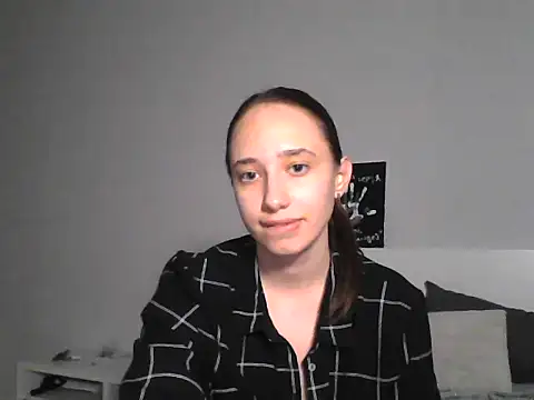Snapshot of DarkMirel chatting on June 6, 6:45 pm DarkMirel online show from June 6, 6:45 pm