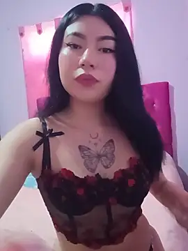 Snapshot of Emiily__Evans chatting on May 22, 6:24 pm Emiily Evans online show from May 22, 6:24 pm