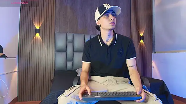 mohamed malik online show from May 7, 12:32 pm