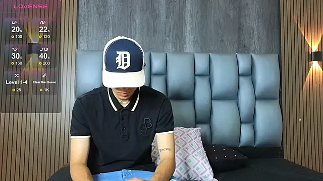 mohamed malik online show from June 3, 2:33 pm