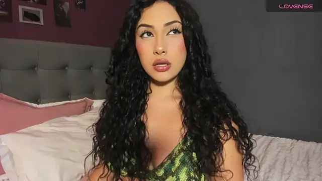 Charlotte james1 online show from May 28, 1:47 am