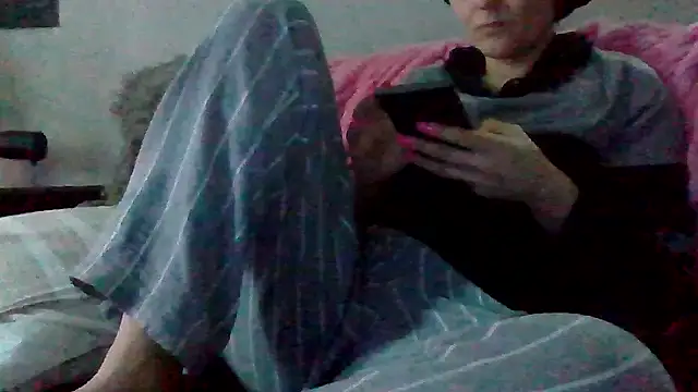 shyhornymommy online show from April 28, 3:11 am