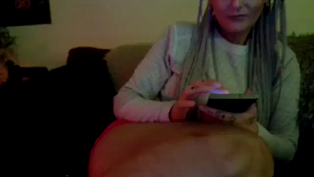 shyhornymommy online show from May 3, 11:55 pm