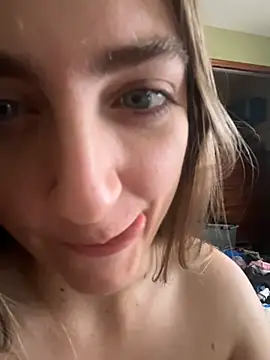 Snapshot of prettykitttty chatting on April 22, 6:31 pm prettykitttty online show from April 22, 6:31 pm