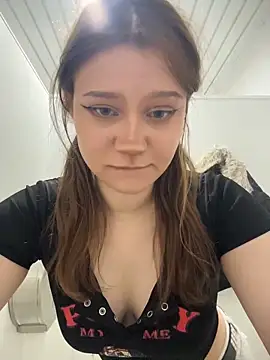 lilimip online show from May 15, 11:39 am