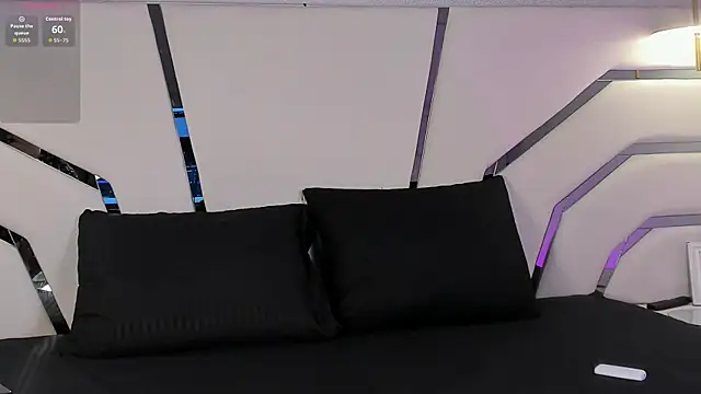 Snapshot of Camila_Harrington chatting on April 17, 3:31 am Camila Harrington online show from April 17, 3:31 am