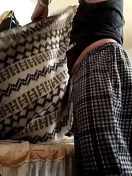 Snapshot of Oskr2024XXX chatting on February 8, 7:39 pm Oskr2024XXX online show from February 8, 7:39 pm