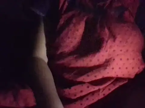 Snapshot of RUHIJNJ chatting on April 15, 6:37 pm RUHIJNJ online show from April 15, 6:37 pm