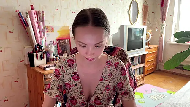 AdriannaBill online show from June 7, 4:00 pm