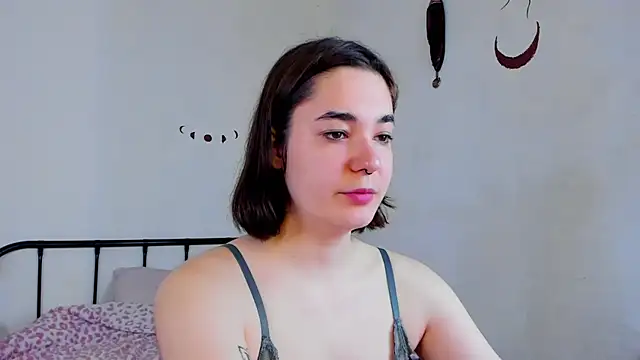 Snapshot of LiyaFly chatting on May 18, 5:35 am LiyaFly online show from May 18, 5:35 am