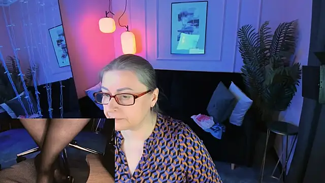 Snapshot of Alexandra_Kind chatting on April 28, 8:58 pm Alexandra Kind online show from April 28, 8:58 pm