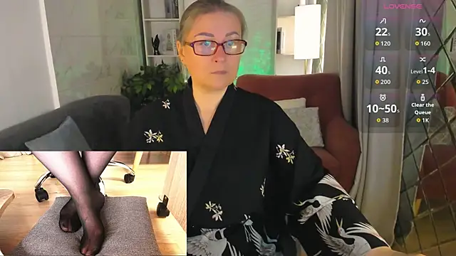 Snapshot of Alexandra_Kind chatting on May 30, 8:39 pm Alexandra Kind online show from May 30, 8:39 pm
