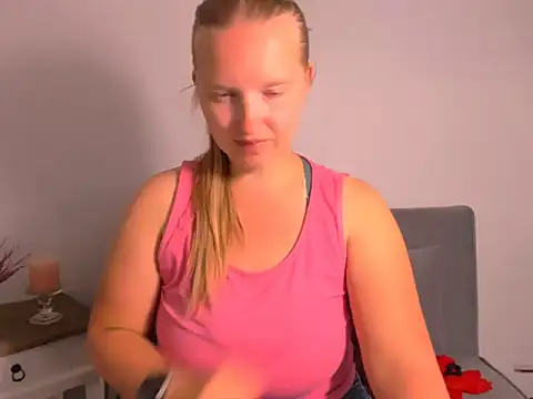 Snapshot of RoseTeacherX chatting on July 28, 6:20 pm RoseTeacherX online show from July 28, 6:20 pm