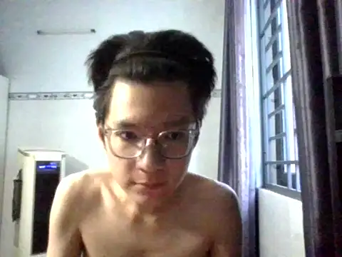 Snapshot of StudentHCM chatting on April 16, 11:00 am StudentHCM online show from April 16, 11:00 am