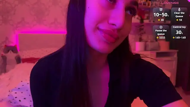 MyNaomi online show from June 9, 8:09 pm