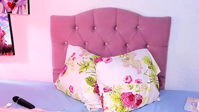 Snapshot of alice_evans12 chatting on June 3, 1:57 pm alice evans12 online show from June 3, 1:57 pm