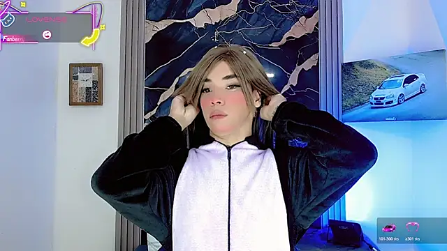 Snapshot of moon_sweet- chatting on June 16, 3:09 am moon sweet- online show from June 16, 3:09 am
