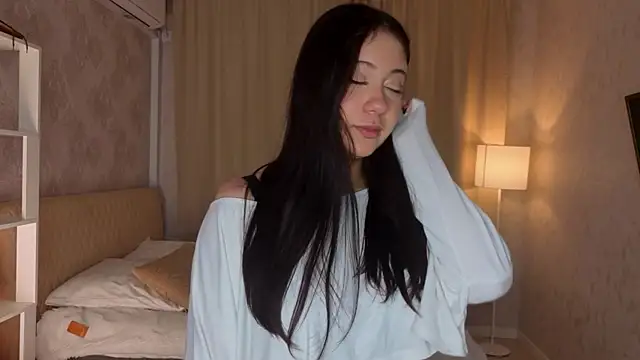LachelleLeder online show from April 27, 4:10 am