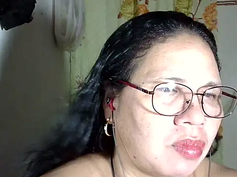 HottyCurlyPeanut online show from May 4, 4:25 pm