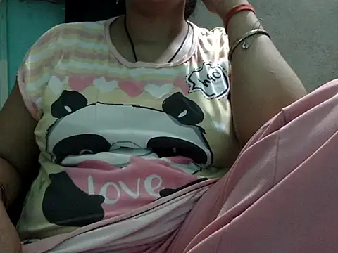 Snapshot of Sexy_Mahekk chatting on May 21, 4:25 pm Sexy Mahekk online show from May 21, 4:25 pm