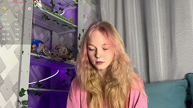 EmeliaZxc online show from April 23, 8:00 pm