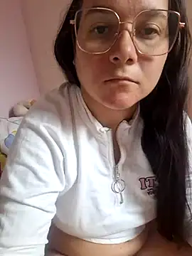 Snapshot of Sophie_Secret7 chatting on July 4, 11:49 am Sophie Secret7 online show from July 4, 11:49 am