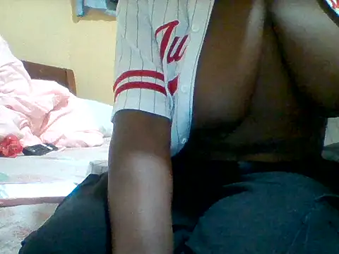 Snapshot of Lively008 chatting on April 15, 8:53 pm Lively008 online show from April 15, 8:53 pm