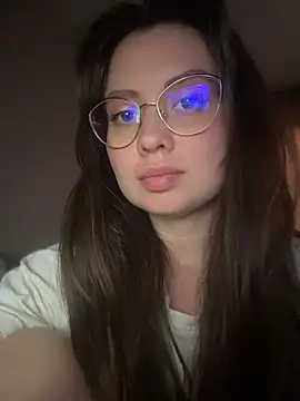 Snapshot of Aitana_Magic chatting on April 15, 2:24 pm Aitana Magic online show from April 15, 2:24 pm