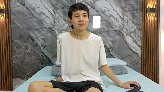 Snapshot of NoahWalker__ chatting on July 8, 11:15 am NoahWalker online show from July 8, 11:15 am