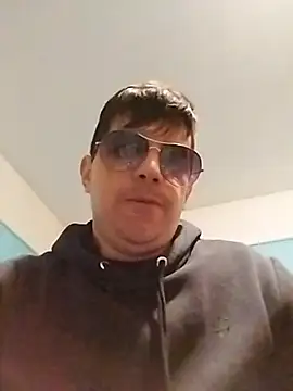 Robbie 1987 online show from April 30, 10:25 pm
