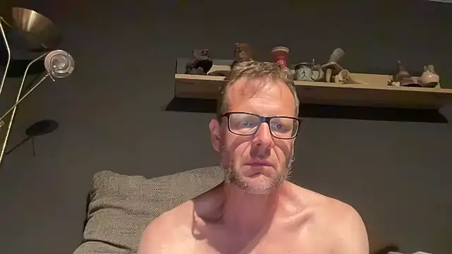 Snapshot of o_florian_o1 chatting on June 1, 7:59 pm o florian o1 online show from June 1, 7:59 pm