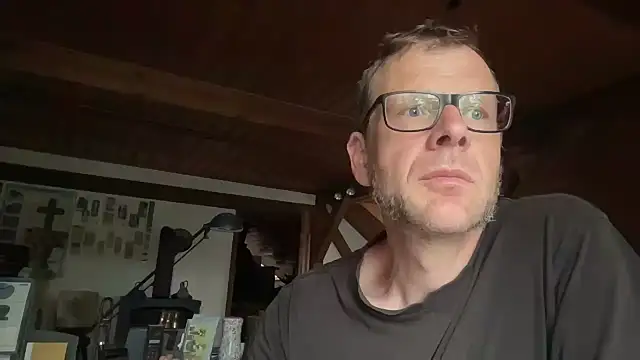 Snapshot of o_florian_o1 chatting on June 5, 5:36 am o florian o1 online show from June 5, 5:36 am