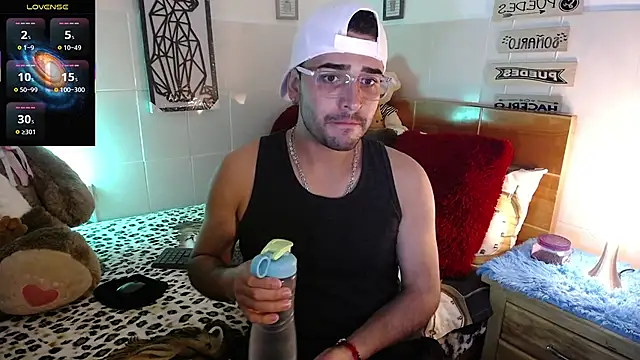Snapshot of andders_ chatting on June 27, 12:48 am andders online show from June 27, 12:48 am