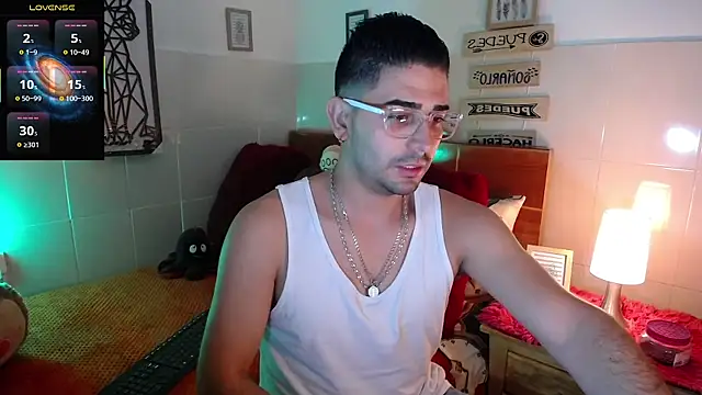 Snapshot of andders_ chatting on July 2, 10:27 pm andders online show from July 2, 10:27 pm