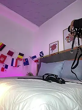 Snapshot of Jenifer_Lux chatting on July 6, 12:13 pm Jenifer Lux online show from July 6, 12:13 pm
