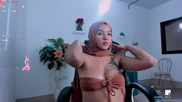 zahra moon online show from April 16, 1:56 pm