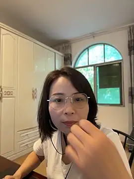 Snapshot of lisha521 chatting on June 18, 1:39 am lisha521 online show from June 18, 1:39 am